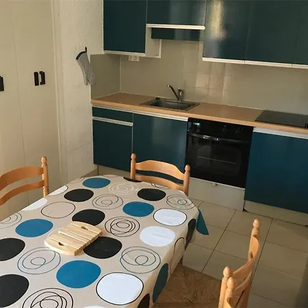 T2 Mezzanine, 6 Couchages, Bord De Plage, Parking Prive, Proche Commerces Et Aqualand - Fr-1-81-47 * Leucate